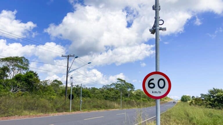 Aplicativos para Detectar Radares na Pista para Evitar Multas