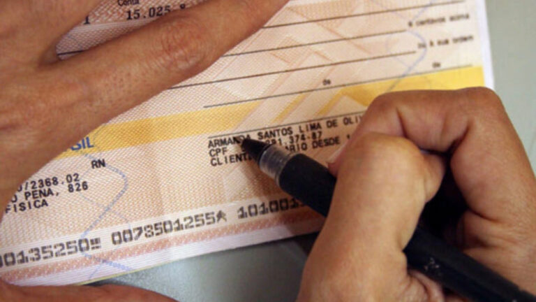 Cheque Ainda é Utilizado? Tudo o que Você Precisa Saber sobre esse Método de Pagamento